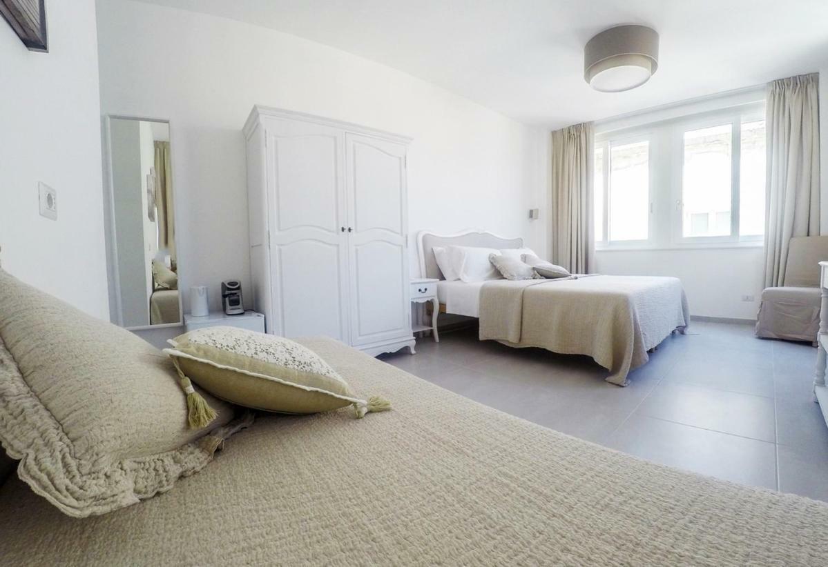 Central Suites Лечче Экстерьер фото